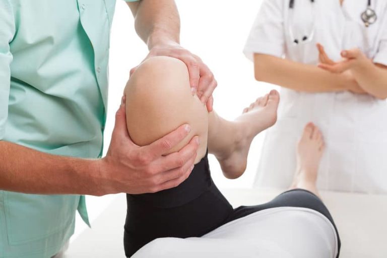 Chiropractic treatment of knee pain