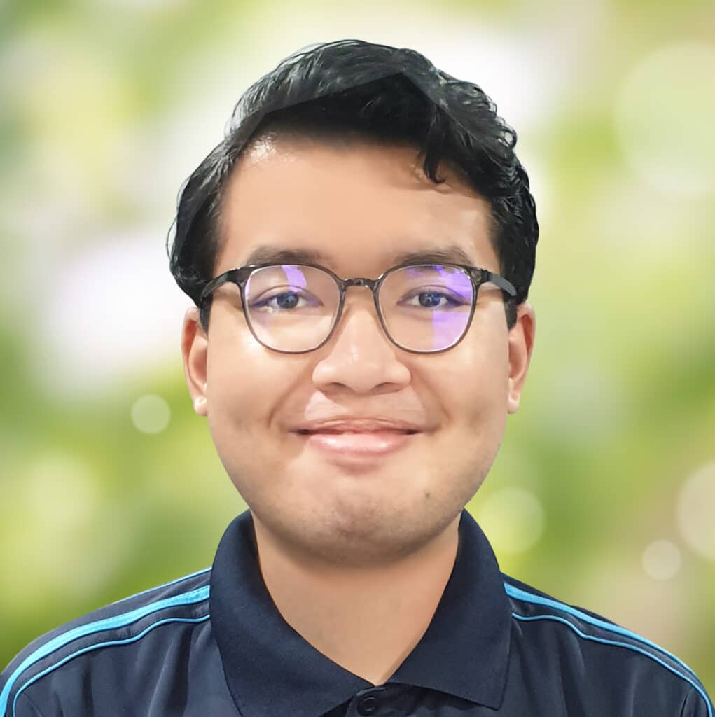 One of the professional Physiotherapists working at Chiropractic Specialty Center in Malaysia and his name is Akif.