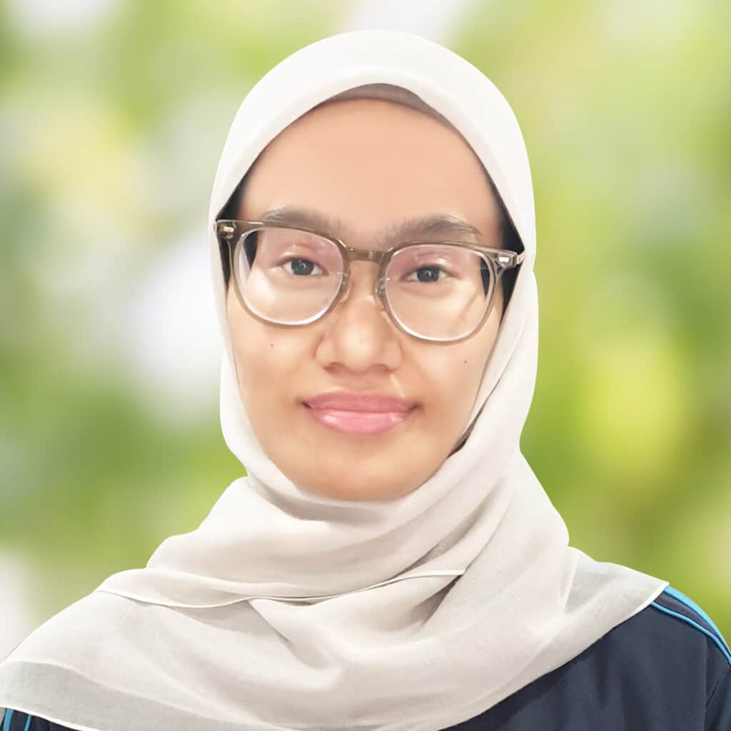 One of the professional Physiotherapists working at Chiropractic Specialty Center in Malaysia and her name is Vina.